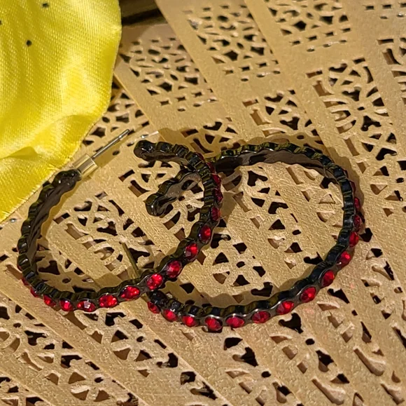 Ladies earrings for sale red blk - Picture 5 of 8